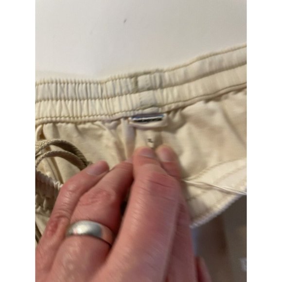 Patagonia Women's Funhoggers Shorts 4" NWT Size XL (Undyed Natural) #57160 - Picture 4 of 5